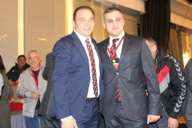 TEKLİF VAR AMA ŞU AN SATMAK İSTEMİYORUZ