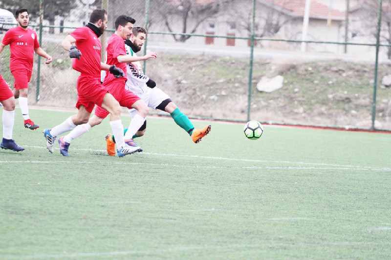 BU LİGDE NE ARARSAN VAR