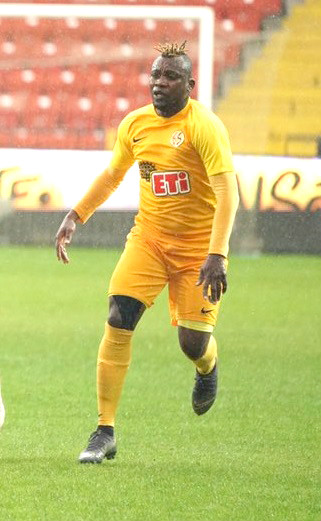 SİSSOKO GOLÜ ATTIRDI  OYUNDAN ÇIKTI