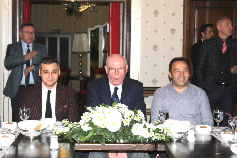 KURTTAN ES ES E MORAL YEMEĞİ