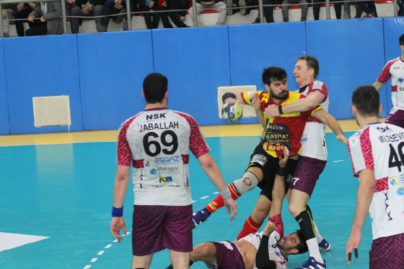 MÜTHİŞ MÜCADELE VARDI