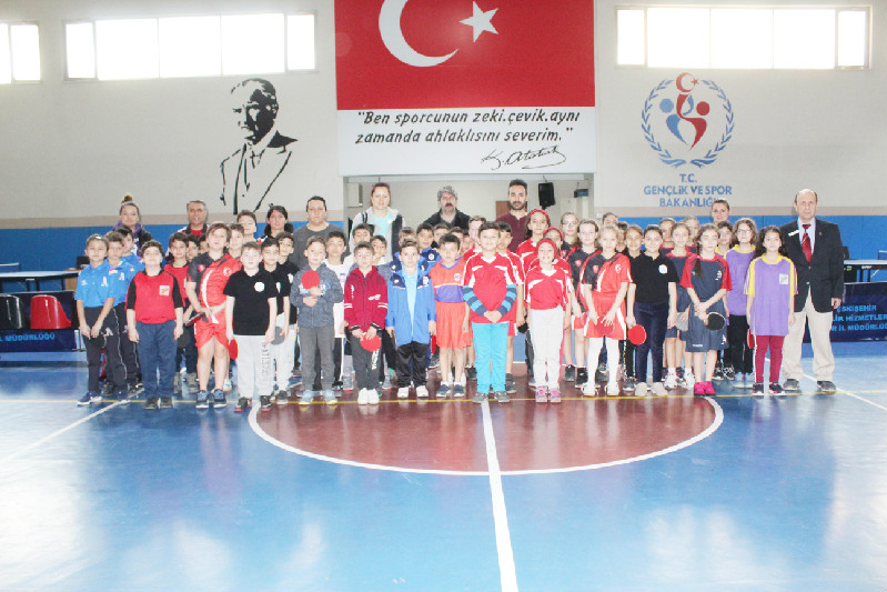 MİNİK RAKETLERİN ÜLKÜSÜ ŞAMPİYON