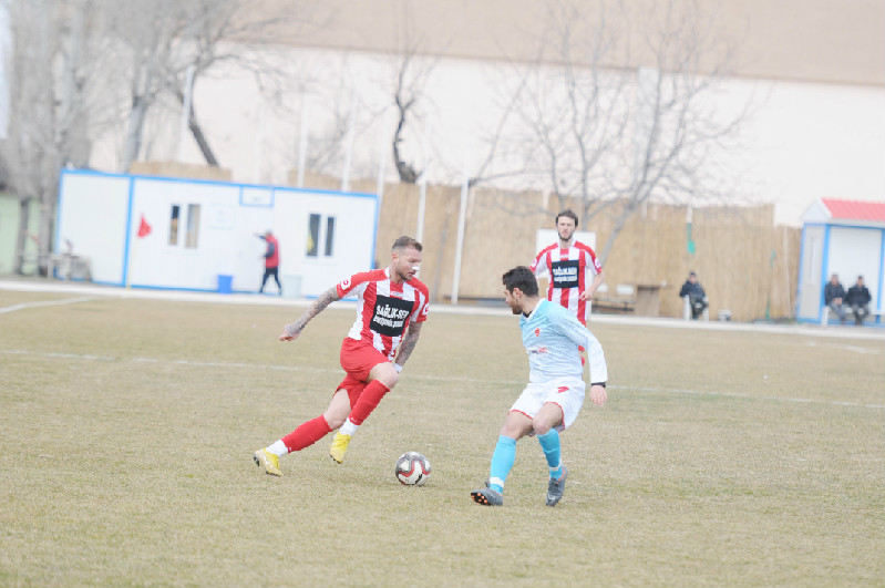 SÜPER YARIŞ NEFES KESİYOR