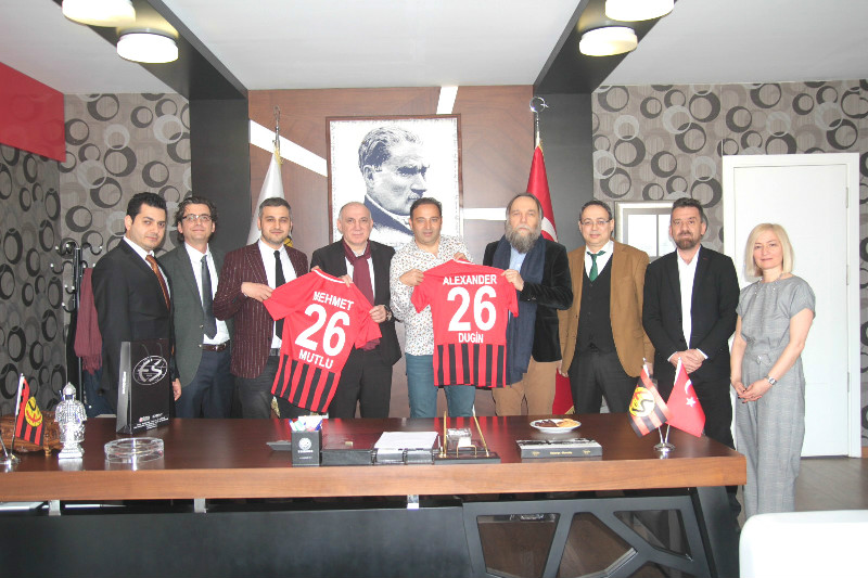 PUTİNİN DANIŞMANINDAN ZİYARET