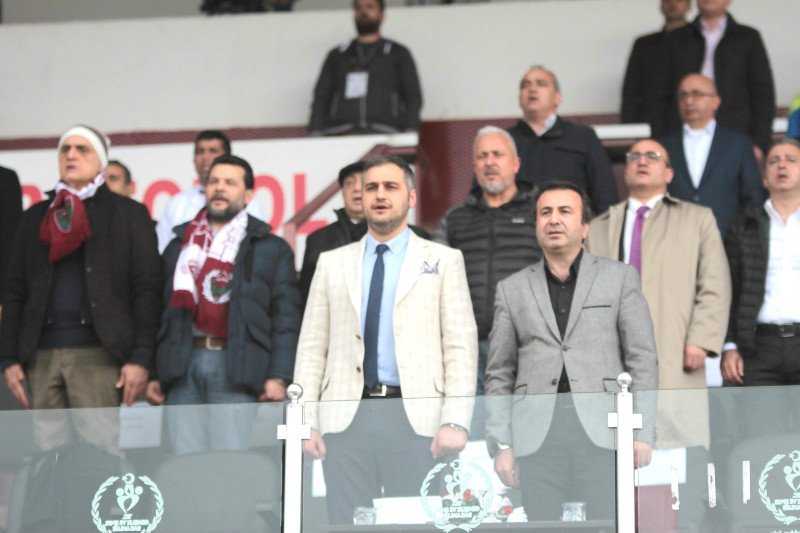 BAŞKAN ÜZÜNTÜLÜ