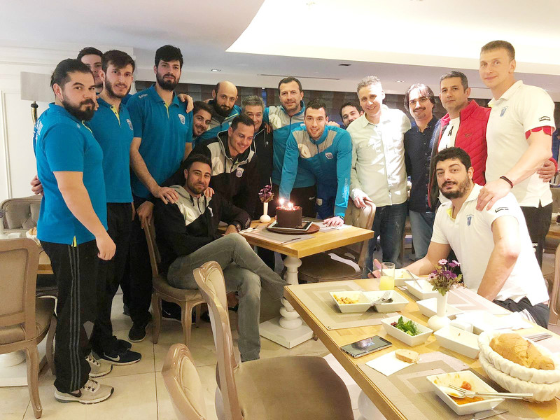 MUTLU YILLAR NİKOLA