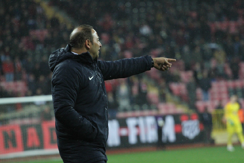 DİK DUR!... EĞİLME