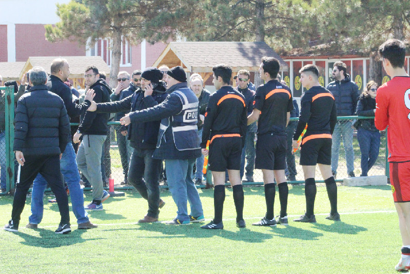 TEK KELİMEYLE HAKEM FACİASI