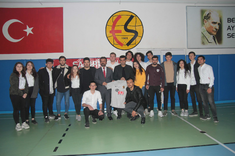 ES-ESLİ FUTBOLCULARDAN KAN BAĞIŞI