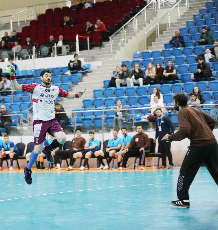 SELKASPORUN CANINI  HAKEMLER YAKIYOR