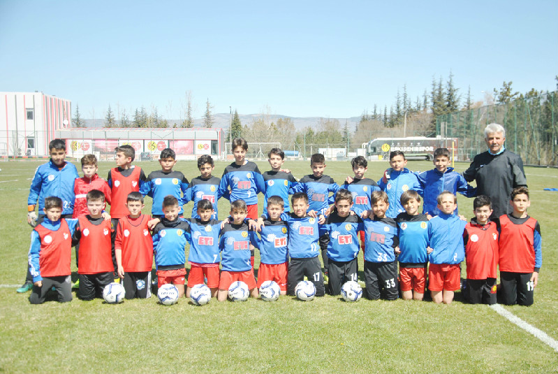 GELECEK İNŞAA EDİLİYOR