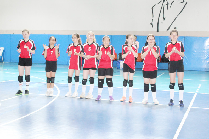 FİLEDE HEYECAN SÜRÜYOR