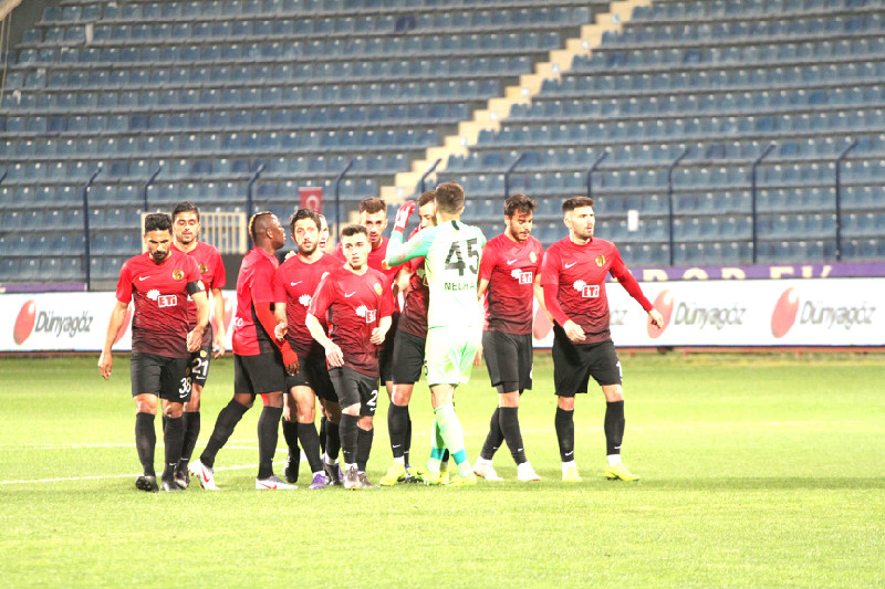 SÖZLERİNİ TUTTULAR