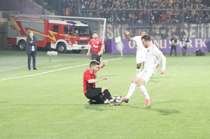 FURGAN ÜSTÜNE GİTTİ