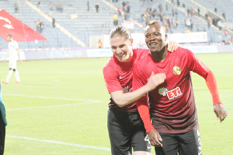 YİNE YAPTI YAPACAĞINI