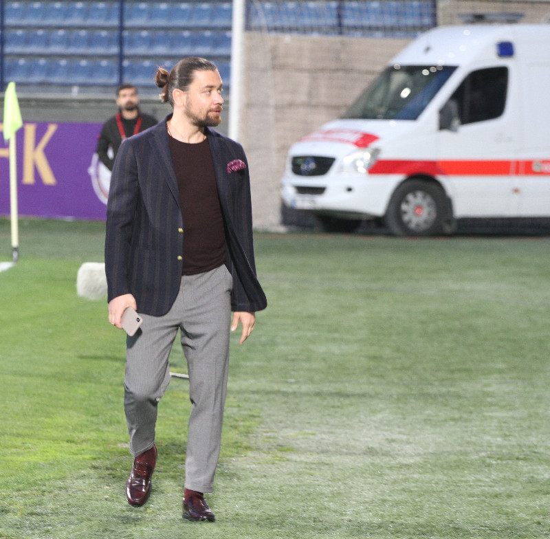 GÖKÇEK SİNİRLENDİ BU İŞE