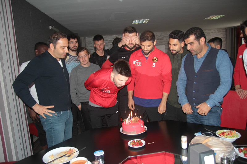 MİLİNKOVİÇE SÜRPRİZ