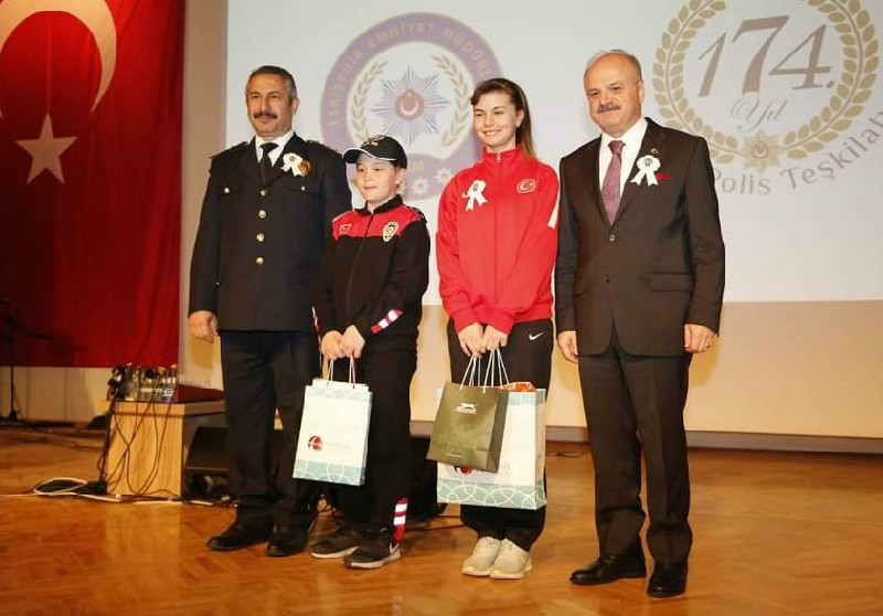 MİLLİ SPORCU KARAKUYULUYA ÖDÜL