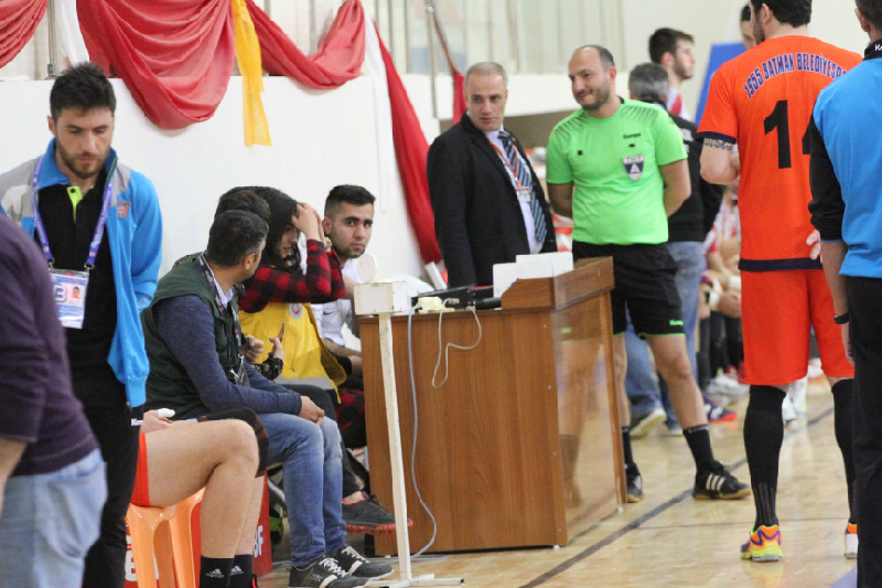 8 DAKİKA GEÇ BAŞLADI