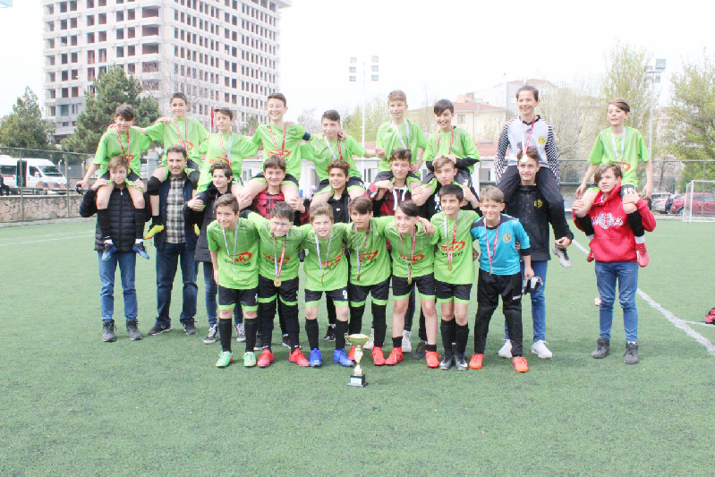 ŞAMPİYONLAR ŞAMPİYONLARI OMUZLADI