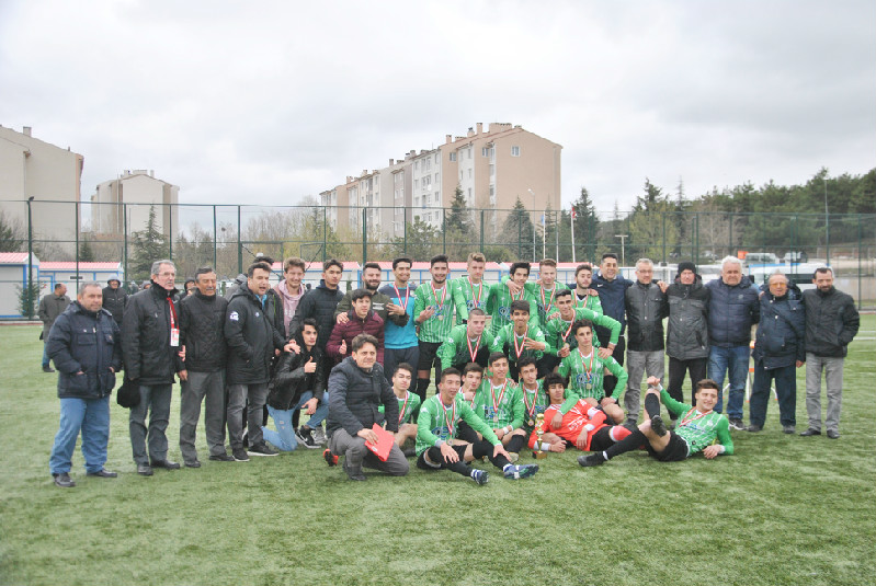 BU DURUŞ HERKESE ÖRNEK OLMALI