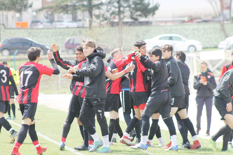 U17LER YÜZÜMÜZÜ GÜLDÜRDÜ