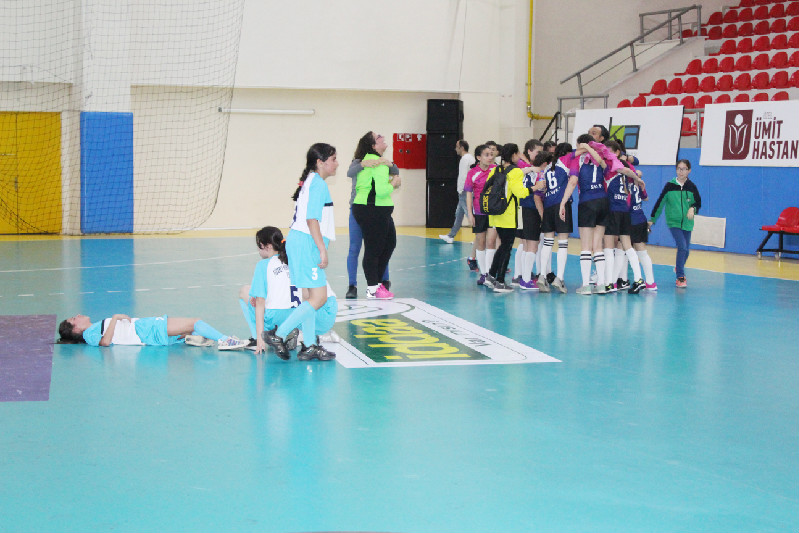 SEVİNÇ VE HÜZÜN YANYANAYDI