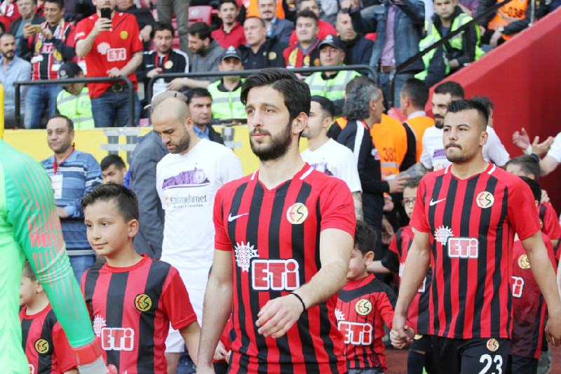 MEVLÜT AMELİYAT OLACAK