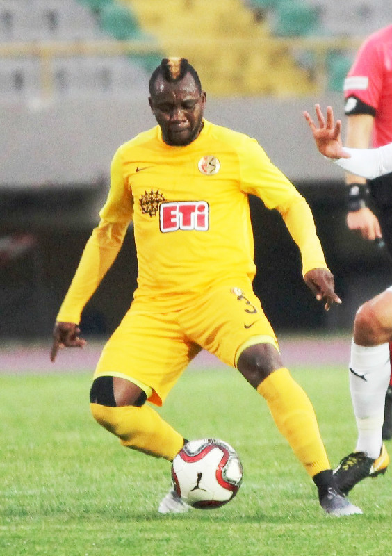 TEDAVİLERİ SÜRÜYOR