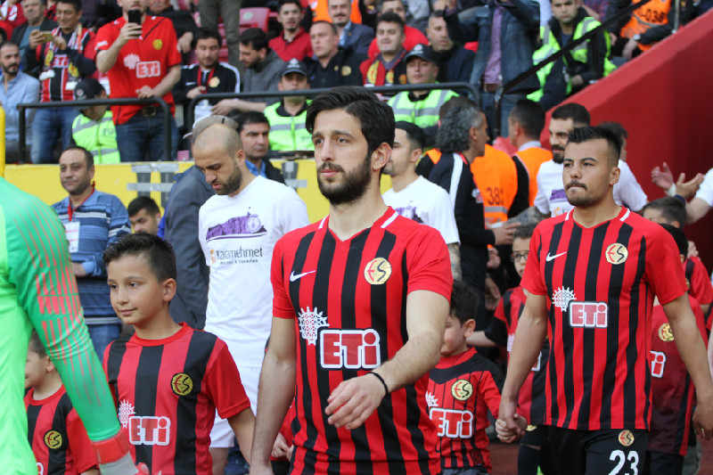 MEVLÜT AMELİYAT OLACAK