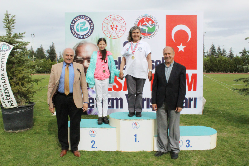 EN İYİ SUNUCU ÖDÜLÜ