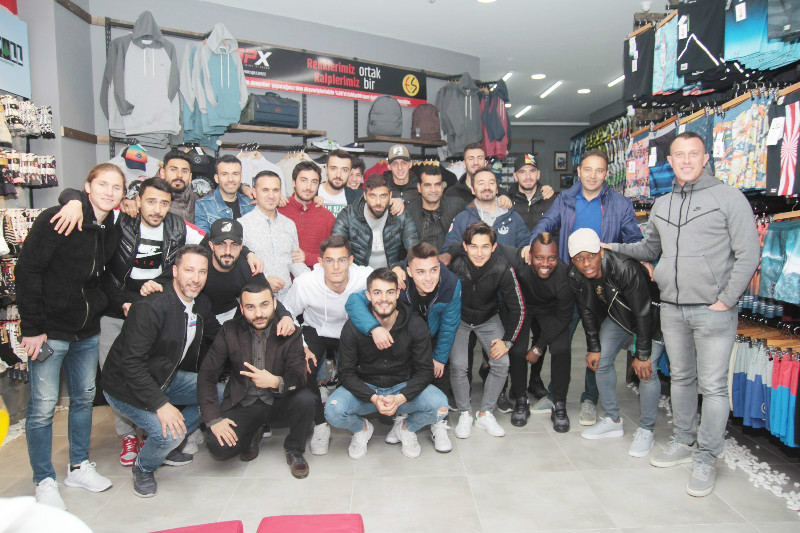 ŞİMŞEKLER SPOR MAĞAZASI AÇILIŞINDA