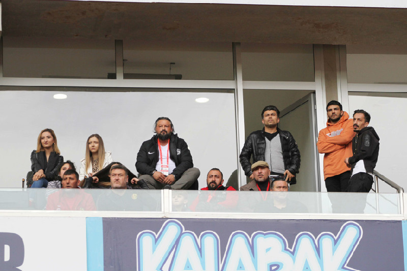 OSMAN TAŞ LOCADA IZLEDI