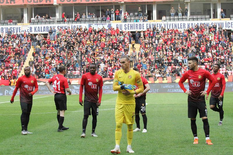 KADRODA GENÇLIK RÜZGARI