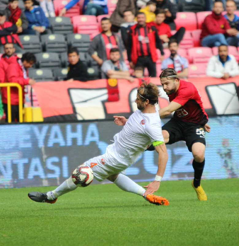 NELERE KATLANDI BU YÜREKLER