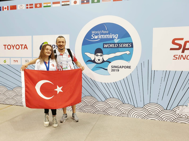 SENİNLE GURUR DUYUYORUZ