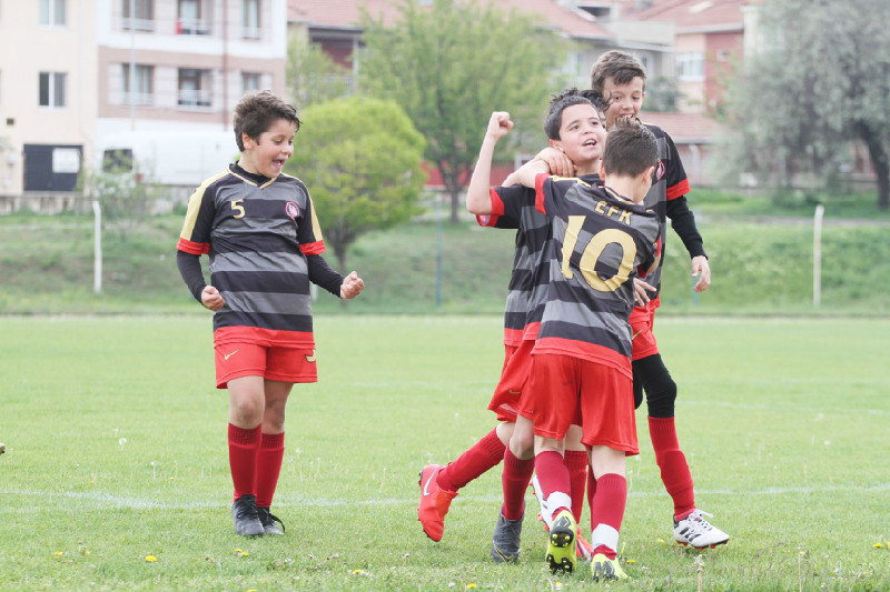 FUTBOLDAN ÇOK DAHA FAZLASI