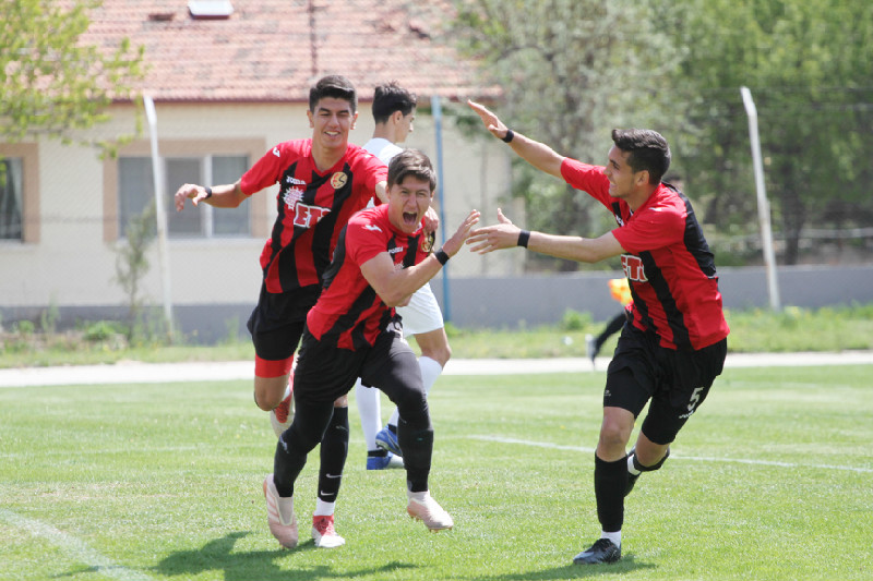 GENÇ ŞİMŞEKLER SEZONU TAMAMLIYOR