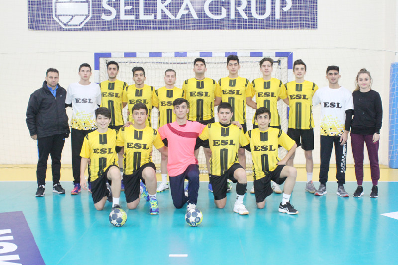 SPOR LİSESİ KENDİEN GÜVENİYOR