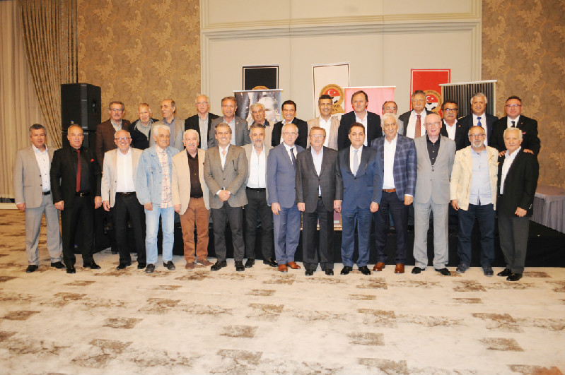 ANTRENÖR CAMİASI İFTARDA BULUŞTU