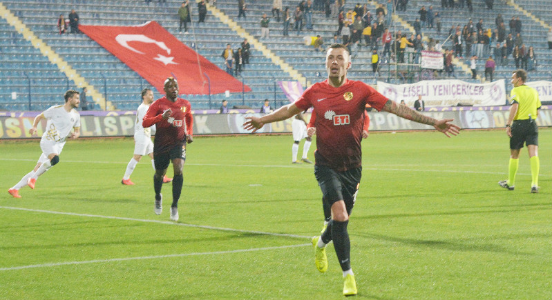 İZLANDA’YI GÜLLERLE KARŞILAYALIM Kİ UTANSINLAR!