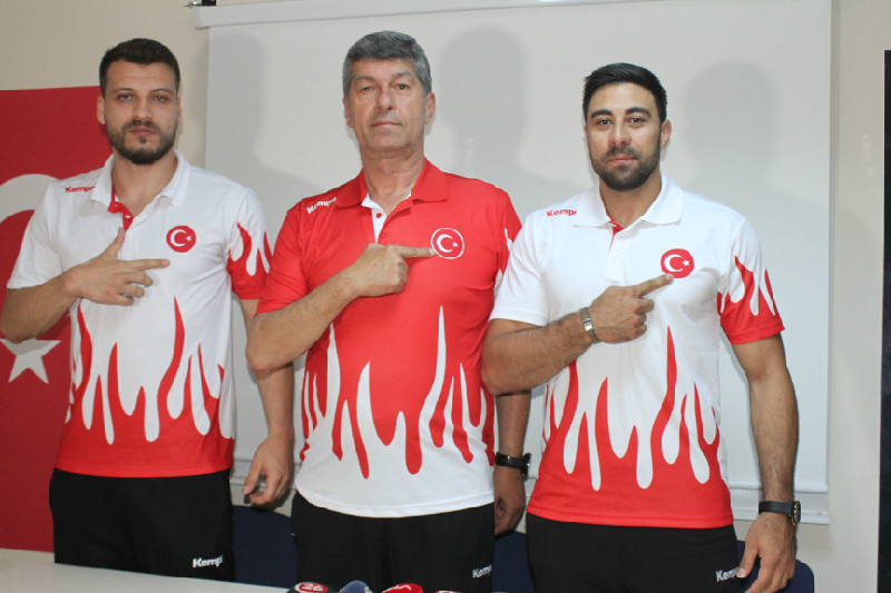 GÖĞSÜMÜZDEKİ BAYRAĞIMIZ İÇİN SAVAŞACAĞIZ