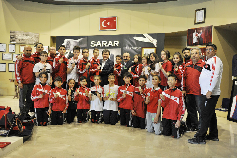 SARARSORDA SEVİNÇ VAR