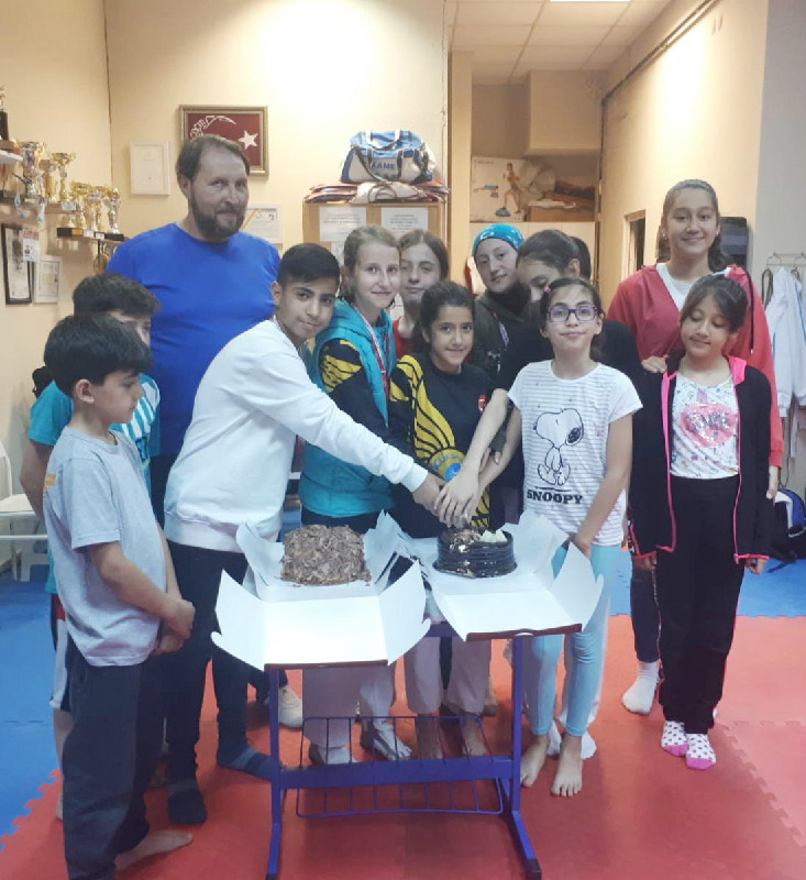 TAEKWONDOCULAR PASTA KESTİ