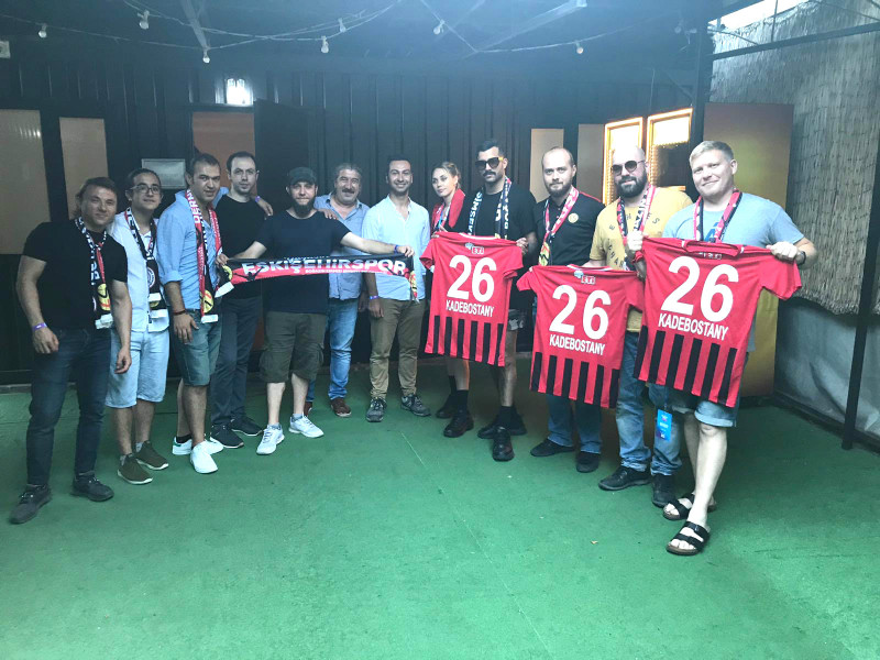 Kadebostanya Forma Jesti