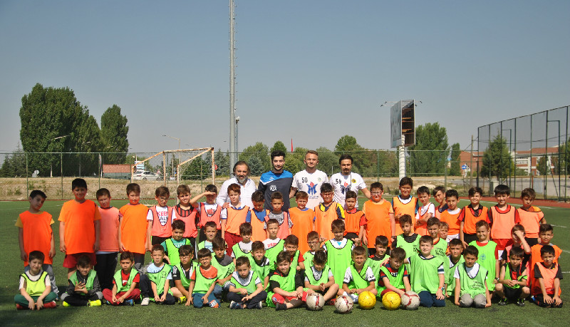 ÖNCELİK AHLAKLI SPORCULAR YETİŞTİRMEK