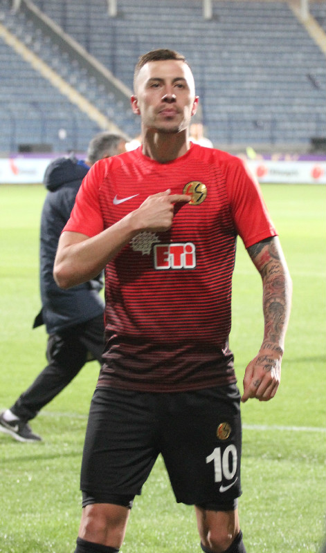 EMRE GÜRAL GÖZTEPE YOLUNDA