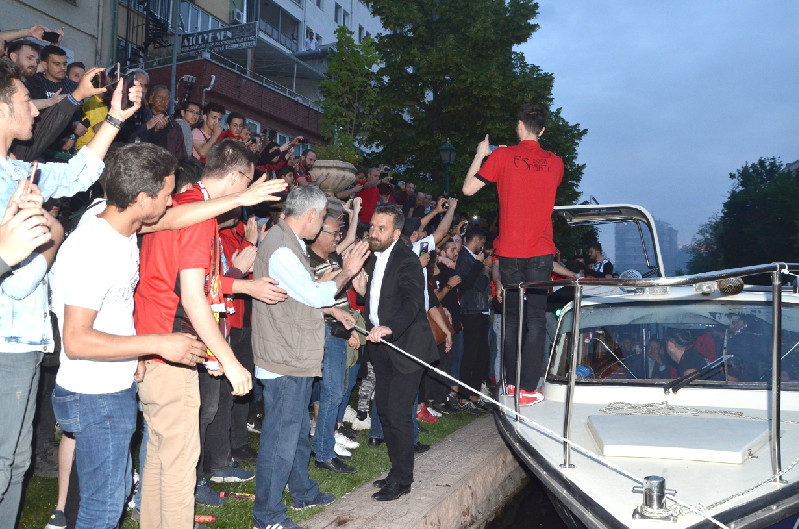 BİZ PES ETMEYECEĞİZ