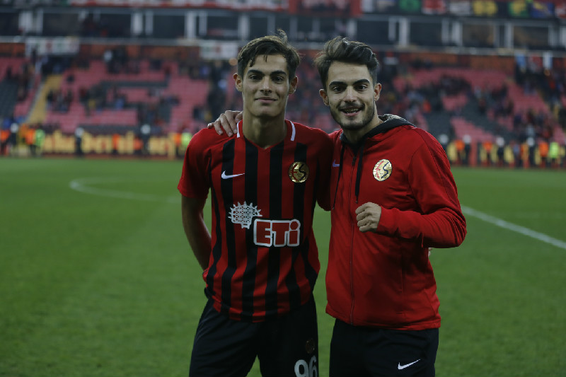 METEHAN ALTUNBAŞ  SIRADA BULUNUYOR