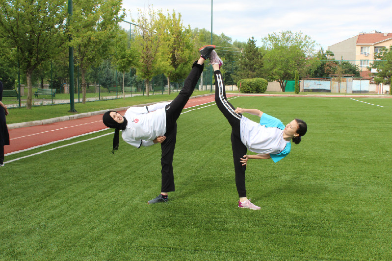 KAMERSPOR TAEKWONDOCULARI  AİLE ORTAMINDA NEFES AÇIYOR